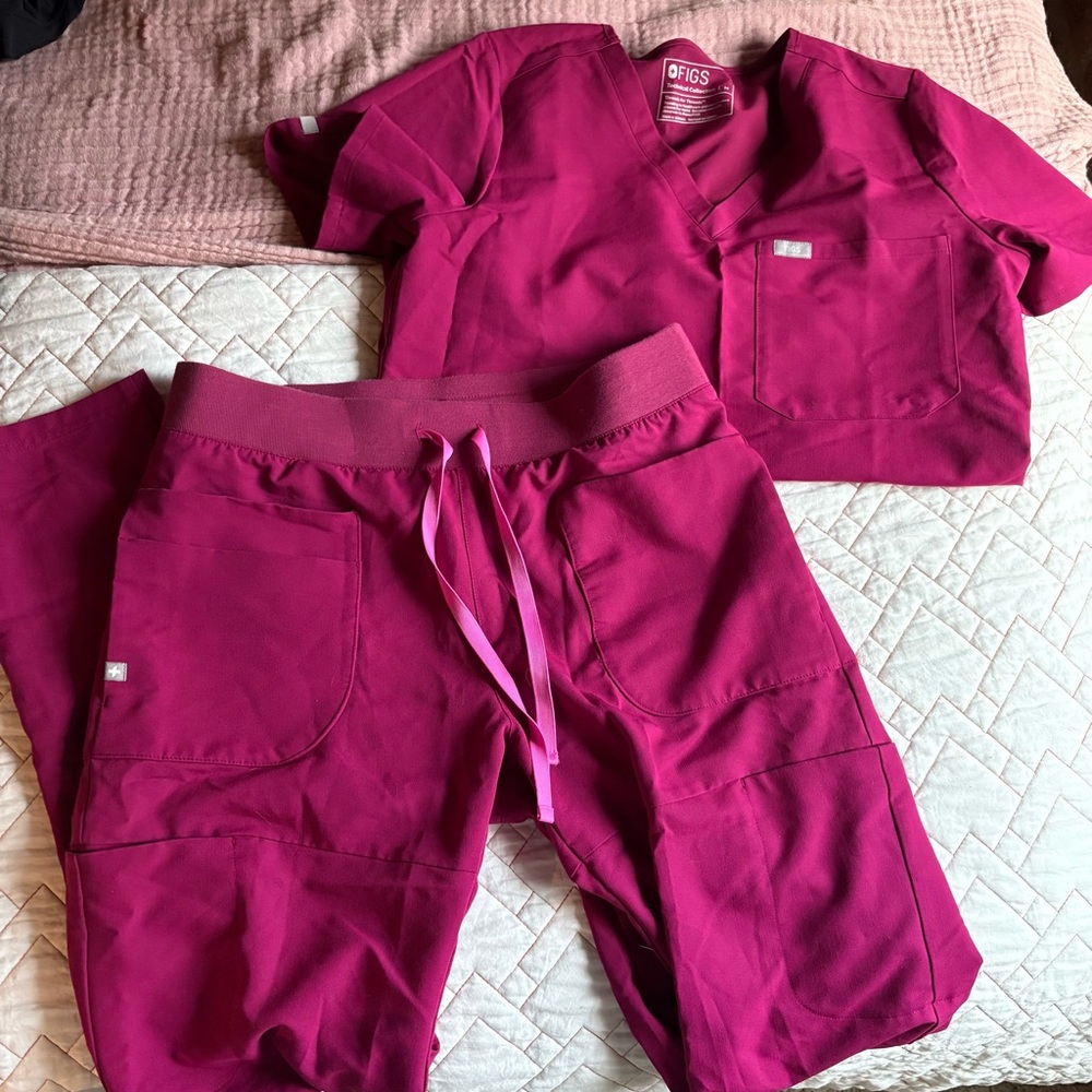 FIGS Pink Scrub Set RARE